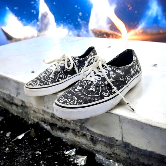 Vans Star Wars X Authentic Stormtrooper sz9 Sneakers W Correct Laces - Picture 1 of 13